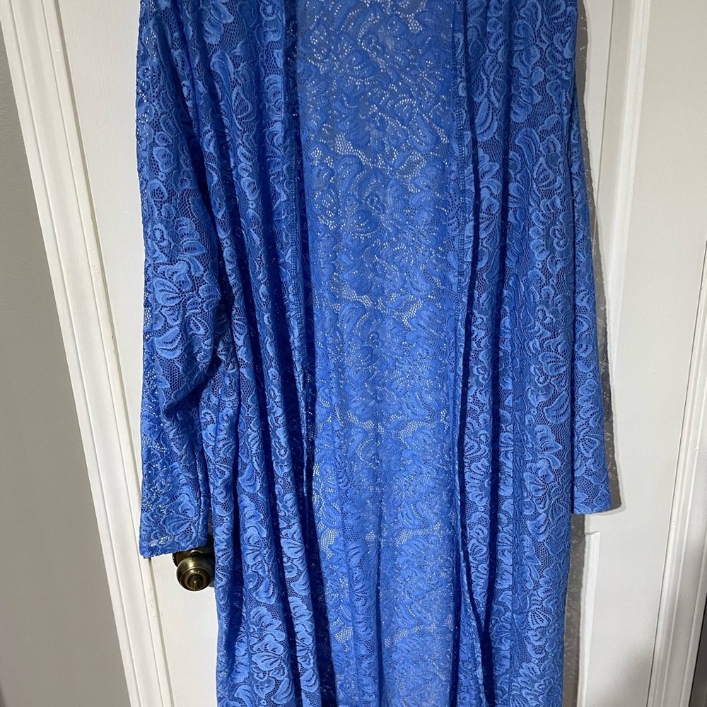 Lacey cardigan with roses size 26/28